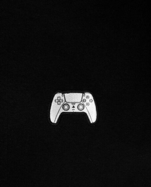 PLAYERA NEGRA PLAYSTATION MINI CONTROL GRANDE - Image 3