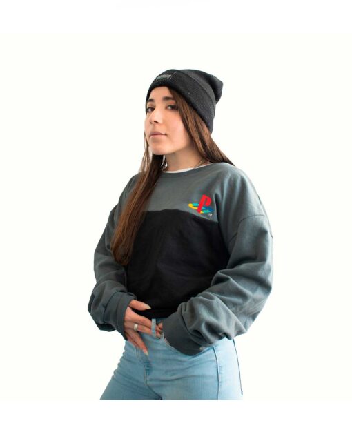 SUDADERA PLAYSTATION CROPTOP GRIS CON NEGRO LOGO CHICA - Image 2